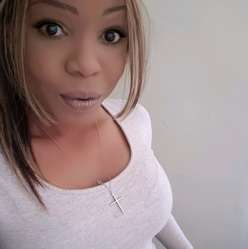 Meet your Posher, Nena